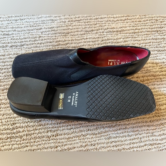 Never worn Amalfi microfibre pants shoe with leather heal - Picture 3 of 4